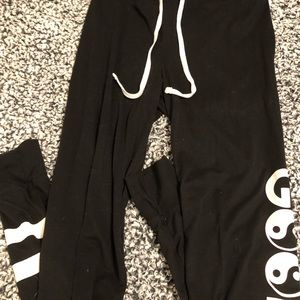 “good vibes” black leggings